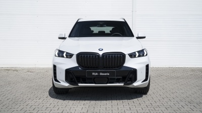 BMW X5 30d xDrive (pohľad do interiéru)