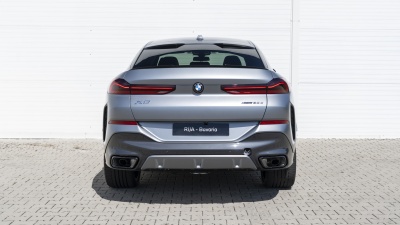 BMW X6 30d xDrive (pohľad do interiéru)