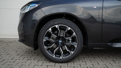BMW X3 20d xDrive (pohľad spredu)