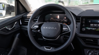 Škoda Kamiq 1.0 TSI Drive 130 (pohľad do interiéru)