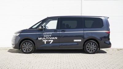 VW Multivan Style Long 2.0 TSI (pohľad zboku)