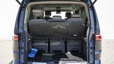 VW Multivan Style Long 2.0 TSI (pohľad do interiéru)