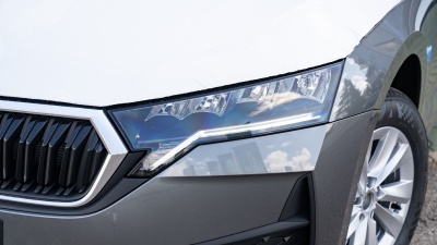 Škoda Octavia Combi 1.5 TSI Drive 130 (pohľad zozadu)