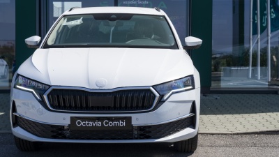 Škoda Octavia Combi 1.5 TSI Selection (pohľad zboku)