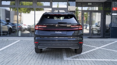 Škoda Kodiaq 2.0 TSI Sportline 4x4 (pohľad spredu)
