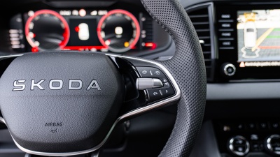 Škoda Karoq 1.5 TSI Sportline (pohľad do interiéru)