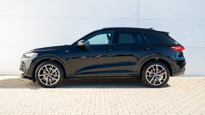 AUDI Q5 2.0 TDI Quattro (pohľad zboku)