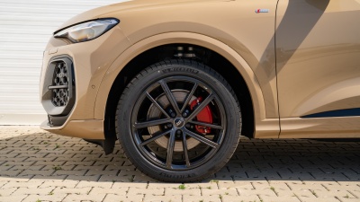 AUDI Q5 2.0 TDI Quattro (pohľad do interiéru)