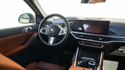BMW X6 30d xDrive (pohľad do interiéru)