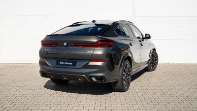 BMW X6 30d xDrive (pohľad zboku)