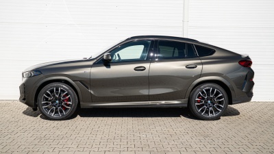 BMW X6 30d xDrive (pohľad zozadu)