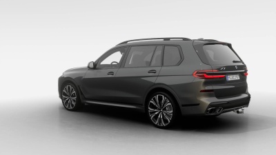 BMW X7 40d xDrive (pohľad zboku)