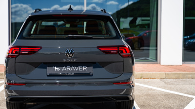 VW Golf Variant 2.0 TDI (pohľad do interiéru)
