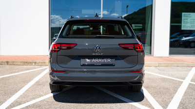 VW Golf Variant 2.0 TDI (pohľad do interiéru)