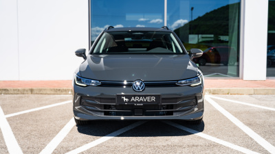 VW Golf Variant 2.0 TDI (pohľad zboku)