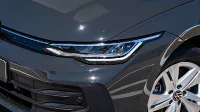 VW Golf Variant 2.0 TDI (pohľad do interiéru)