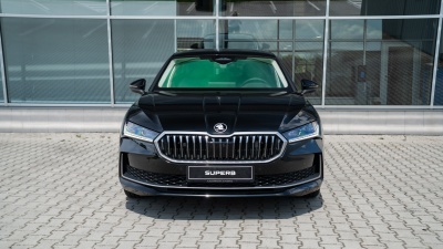 Škoda Superb 2.0 TDI Top Selection  (pohľad zozadu)