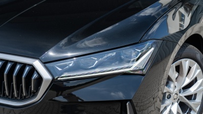 Škoda Superb 2.0 TDI Top Selection  (pohľad do interiéru)