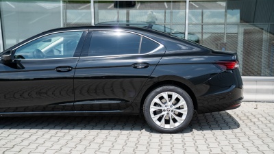 Škoda Superb 2.0 TDI Top Selection  (pohľad do interiéru)