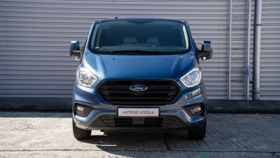 Ford Transit Custom 2.0 EcoBlue 8- miestny (pohľad do interiéru)
