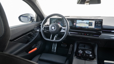 BMW 520d xDrive Sedan (pohľad do interiéru)
