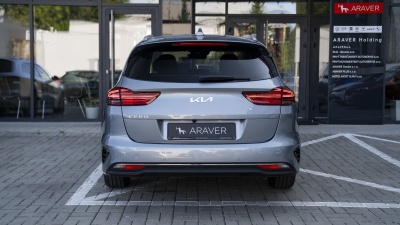 Kia Ceed SW 1.5 T-GDi Gold (pohľad spredu)