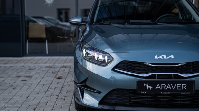 Kia Ceed SW 1.5 T-GDi 7DCT Gold (pohľad do interiéru)