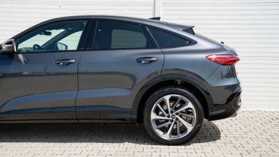 AUDI Q5 Sportback 2.0 TDI Quattro (pohľad do interiéru)