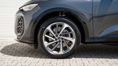 AUDI Q5 Sportback 2.0 TDI Quattro (pohľad do interiéru)
