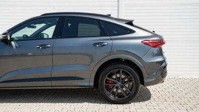 AUDI Q5 Sportback 2.0 TDI Quattro (pohľad do interiéru)