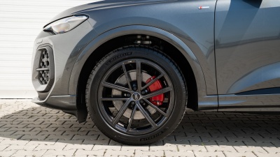 AUDI Q5 Sportback 2.0 TDI Quattro (pohľad do interiéru)