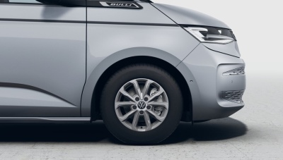 VW Multivan Bulli Long 2.0 TDI (pohľad spredu)