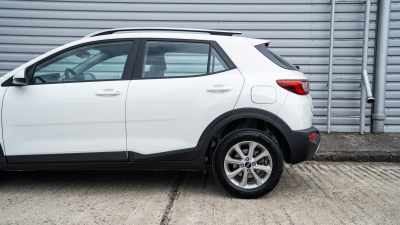 Kia Stonic 1.0 T-GDi  (pohľad do interiéru)