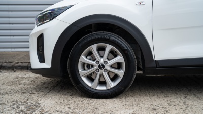 Kia Stonic 1.0 T-GDi  (pohľad do interiéru)