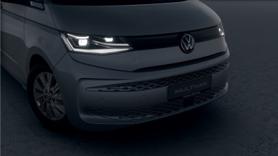 VW Multivan Bulli 2.0 TDI (pohľad do interiéru)