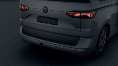 VW Multivan Bulli 2.0 TDI (pohľad do interiéru)