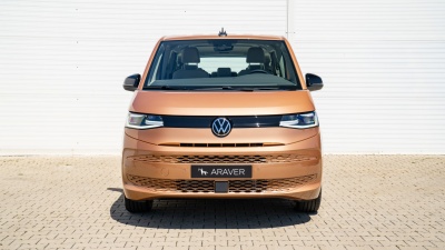 VW Multivan Bulli Long 2.0 TDI (pohľad zozadu)