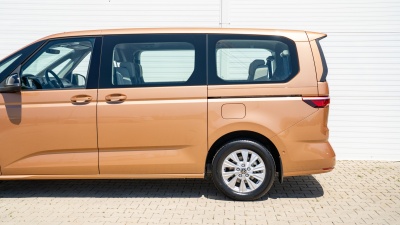 VW Multivan Bulli Long 2.0 TDI (pohľad do interiéru)