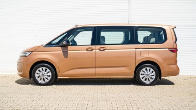 VW Multivan Bulli Long 2.0 TDI (pohľad zboku)