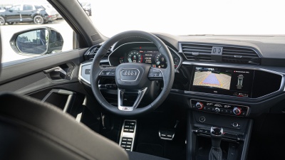 AUDI Q3 Sportback 2.0 TFSI Quattro Sport Edition (pohľad do interiéru)