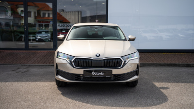Škoda Octavia 1.5 TSI Drive 130 (pohľad zboku)