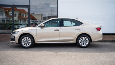 Škoda Octavia 1.5 TSI Drive 130 (pohľad do interiéru)