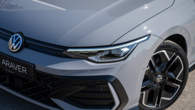 VW Golf R-Line Limited 1.5 eTSI  (pohľad zboku)