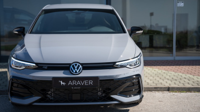 VW Golf R-Line Limited 1.5 eTSI  (pohľad spredu)