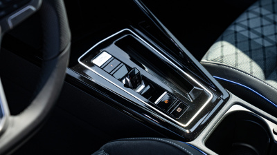 VW Golf R-Line Limited 1.5 eTSI 