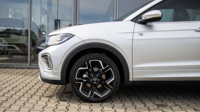 VW T-Cross 1.5 TSI R-Line Limited (pohľad zozadu)