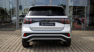 VW T-Cross 1.5 TSI R-Line Limited (pohľad do interiéru)