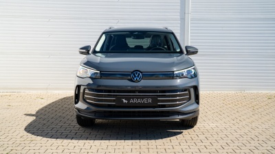 VW Tiguan 2.0 TDI Elegance 4x4 (pohľad zozadu)