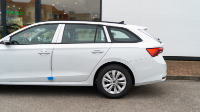 Škoda Octavia Combi 2.0 TDI Selection (pohľad do interiéru)