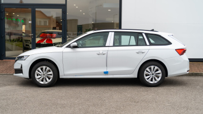 Škoda Octavia Combi 2.0 TDI Selection (pohľad do interiéru)